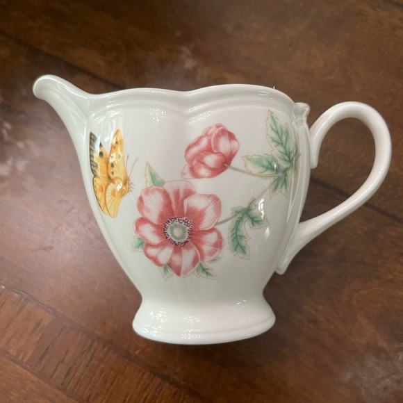 Lenox butterfly meadow brand new creamer. - Picture 2 of 9